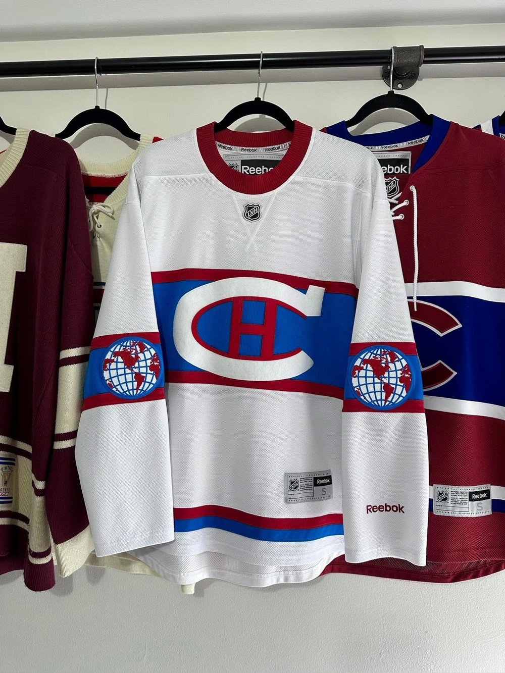 Montreal Canadiens 2016 Winter Classic Reebok Jersey Size Small + Patch